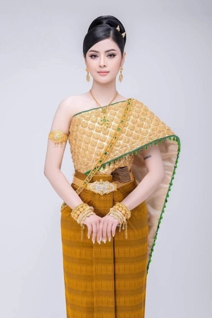 trang phục truyền thống khmer nữ